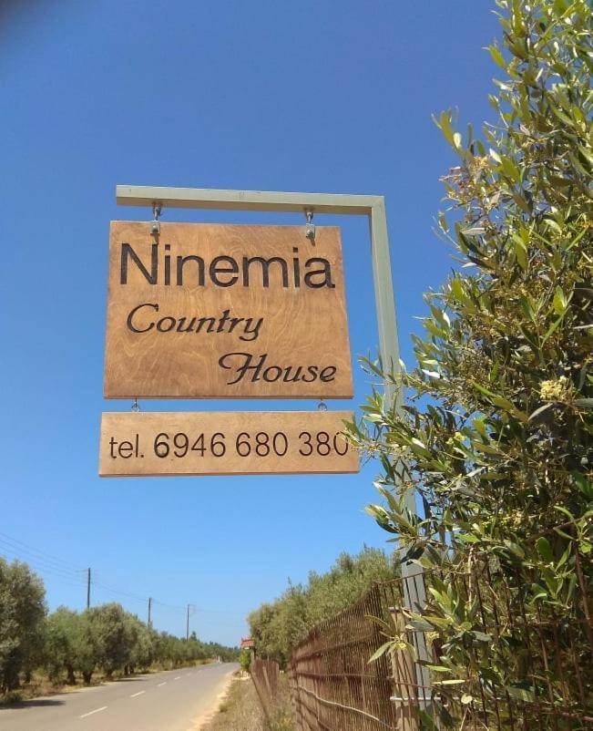 Ninemia Country House Vromonerion Екстер'єр фото